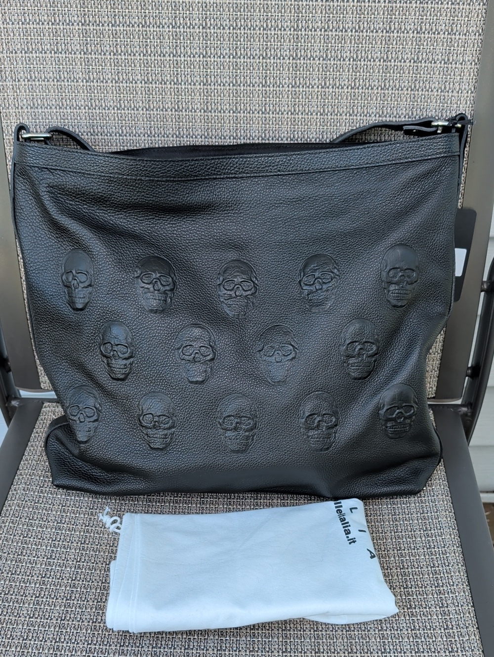IOpelle Italia Skull Embossed Shoulder/Crossbody Extra Large Hobo (ART 2700) NWT - Picture 2 of 11